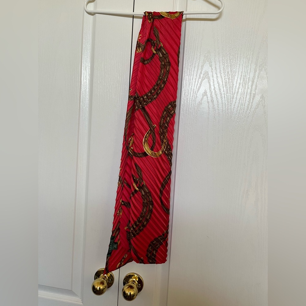 Ralph Lauren Hot Pink Chain-Print Pleated Scarf - Picture 2 of 6